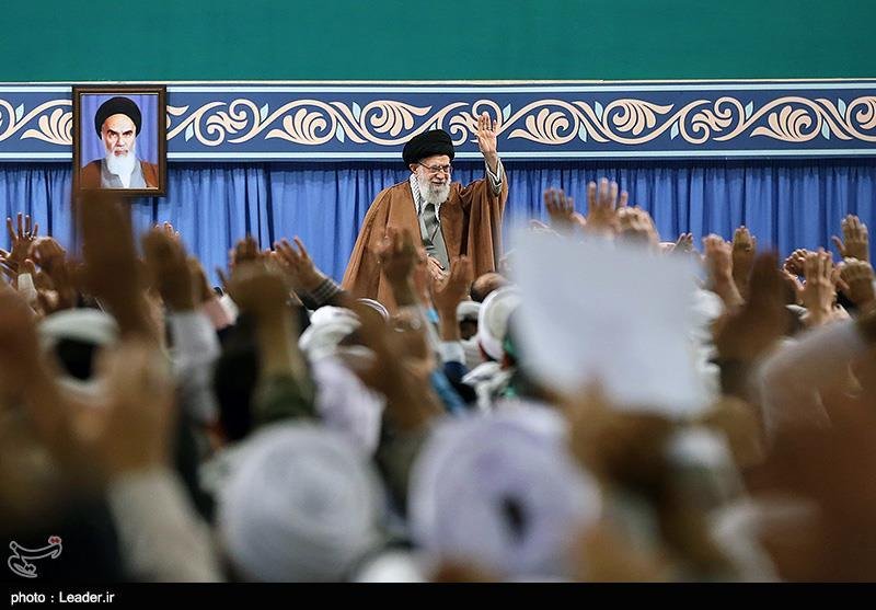 لقاء القائد مع أساتذة الجامعات